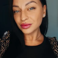 Zsanett Sándor